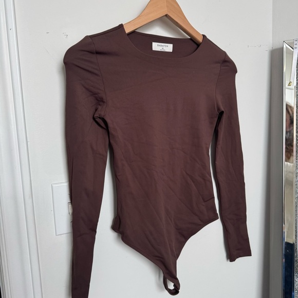 Babaton Aritzia Long Sleeve Bodysuit – Minimalist Brown Stretch Top Size XS - Picture 5 of 6
